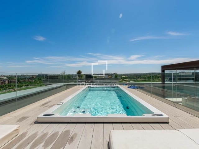 3 bedroom Penthouse for sale in Pozuelo de Alarcón with pool garage - € 2,270,000 (Ref: 10036241)
