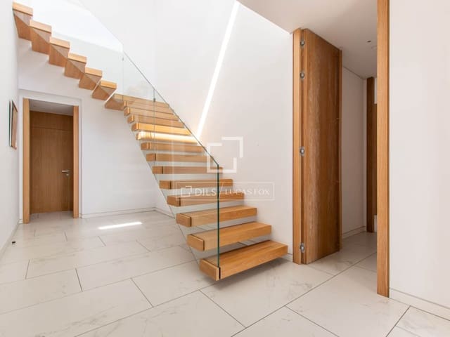 3 bedroom Penthouse for sale in Pozuelo de Alarcón with pool garage - € 2,270,000 (Ref: 10036241)
