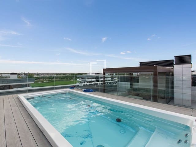 3 bedroom Penthouse for sale in Pozuelo de Alarcón with pool garage - € 2,270,000 (Ref: 10036241)