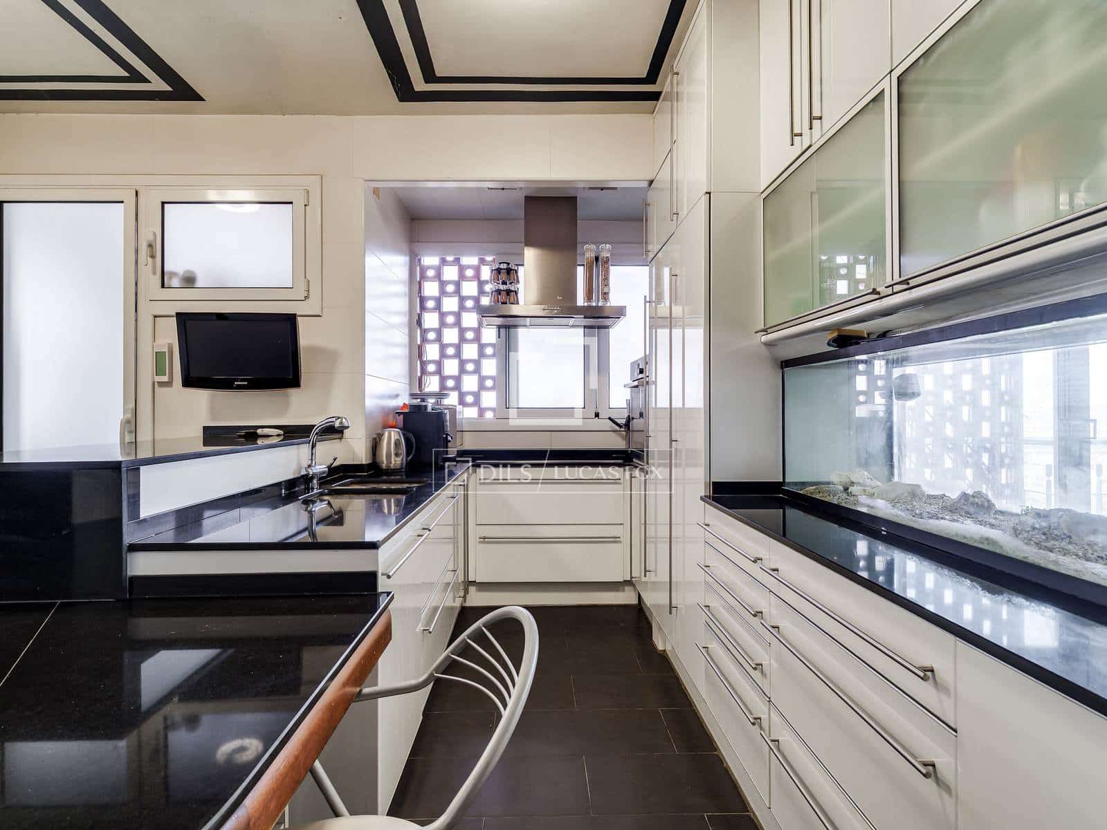 5 sypialnia Apartament na sprzedaż w Miasto Barcelona z basenem garażem - 2 400 000 € (Ref: 10039305)