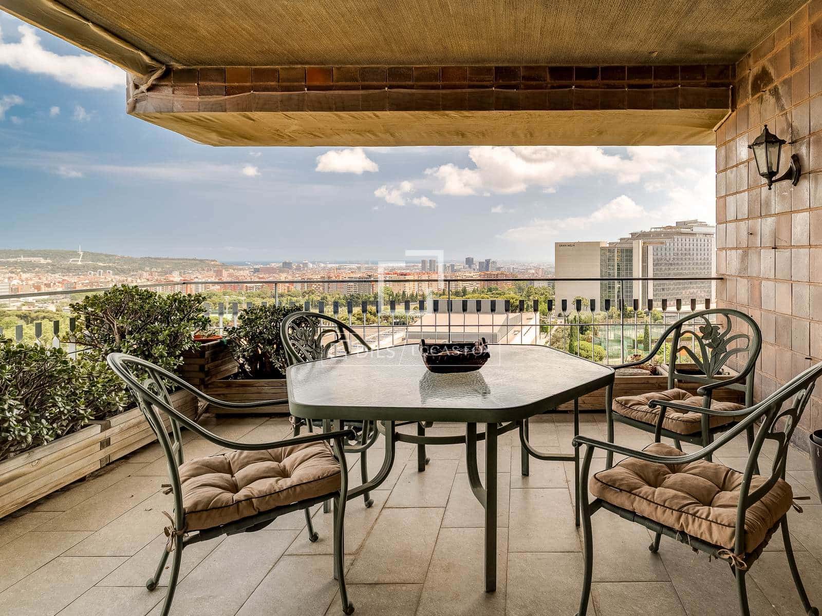 5 sypialnia Apartament na sprzedaż w Miasto Barcelona z basenem garażem - 2 400 000 € (Ref: 10039305)