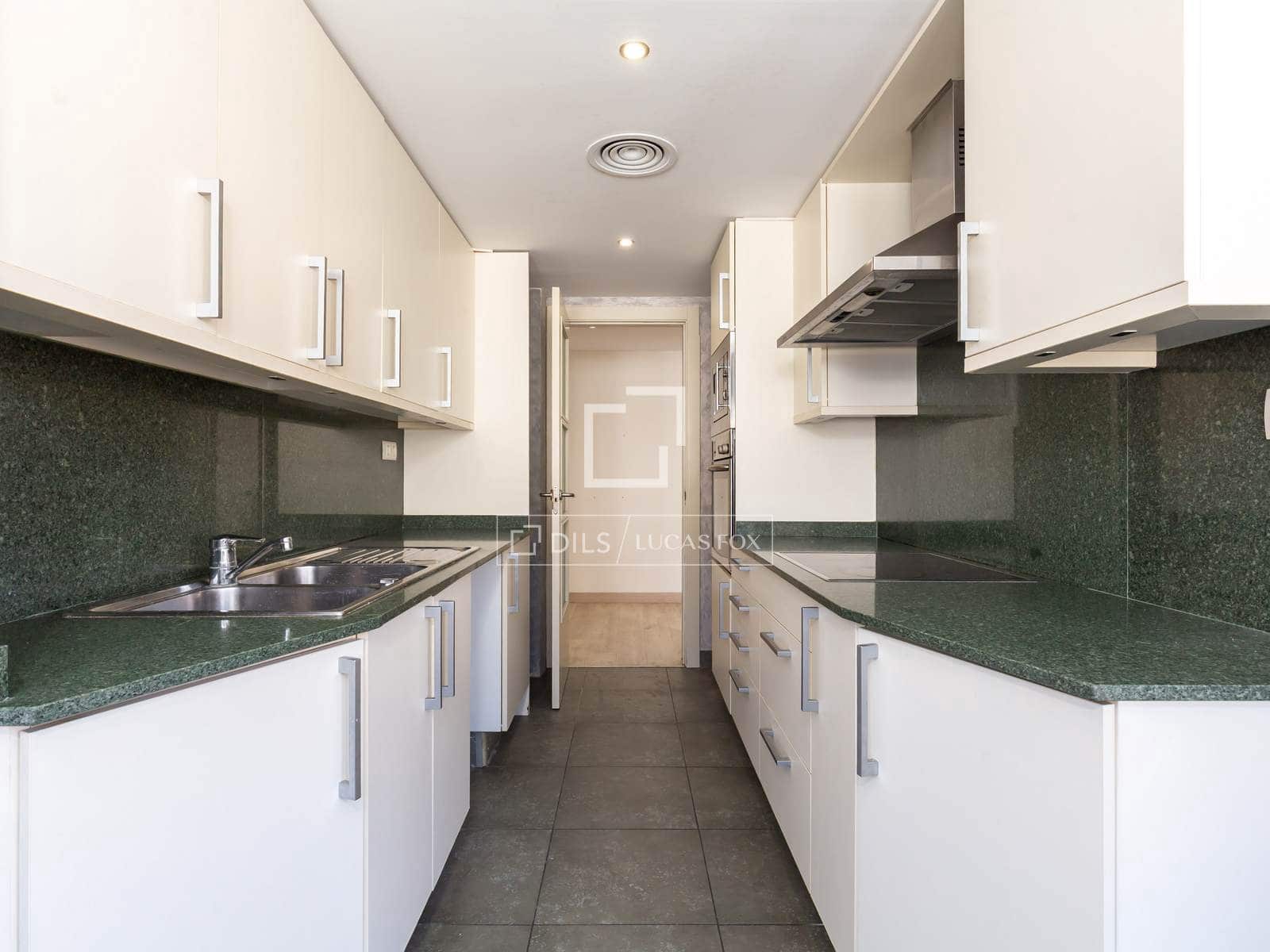 3 bedroom Apartment for sale in Sant Just Desvern with garage - € 540,000 (Ref: 10041971)