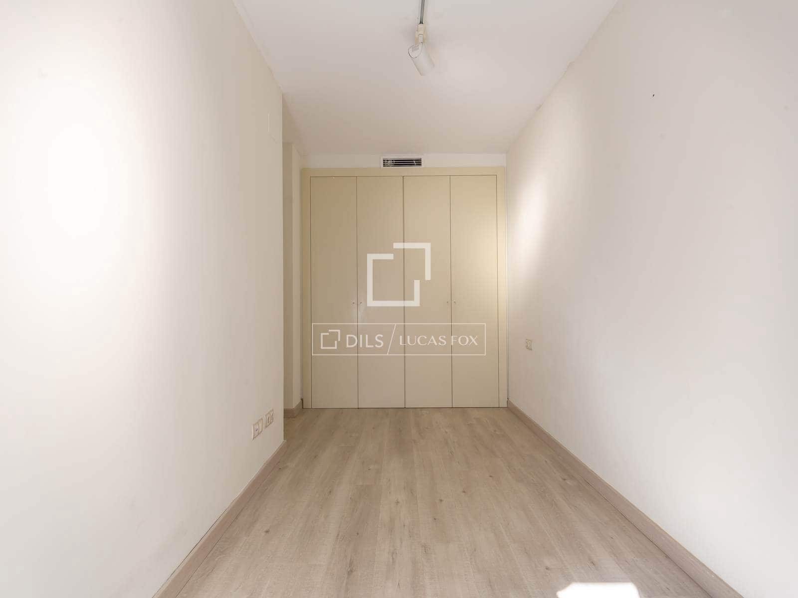 3 bedroom Apartment for sale in Sant Just Desvern with garage - € 540,000 (Ref: 10041971)