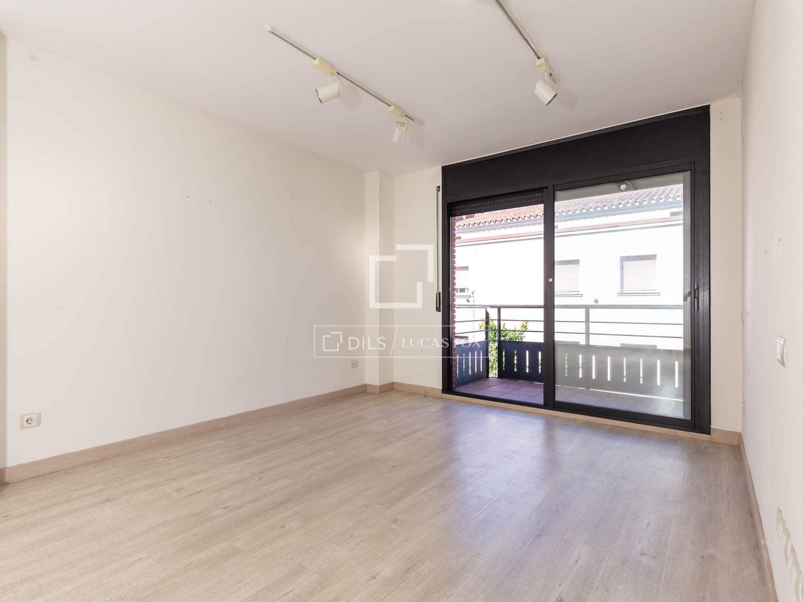 3 bedroom Apartment for sale in Sant Just Desvern with garage - € 540,000 (Ref: 10041971)