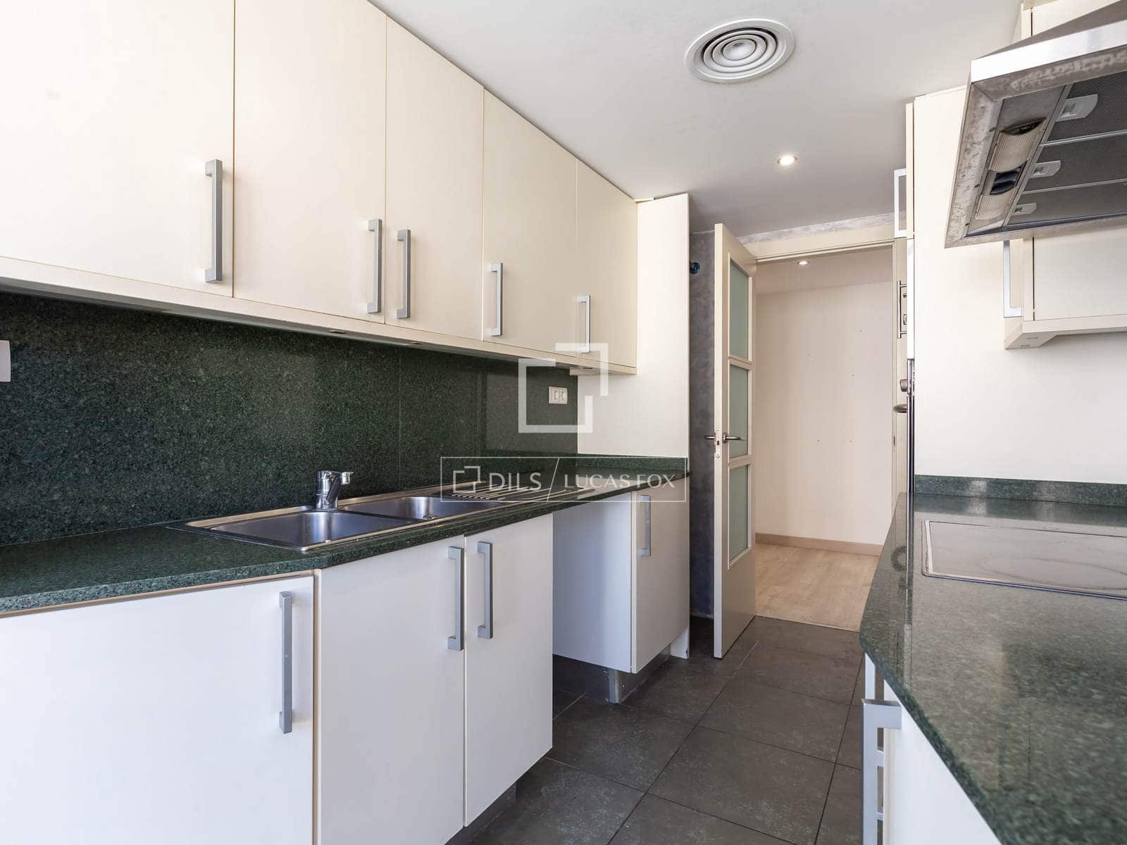 3 bedroom Apartment for sale in Sant Just Desvern with garage - € 540,000 (Ref: 10041971)