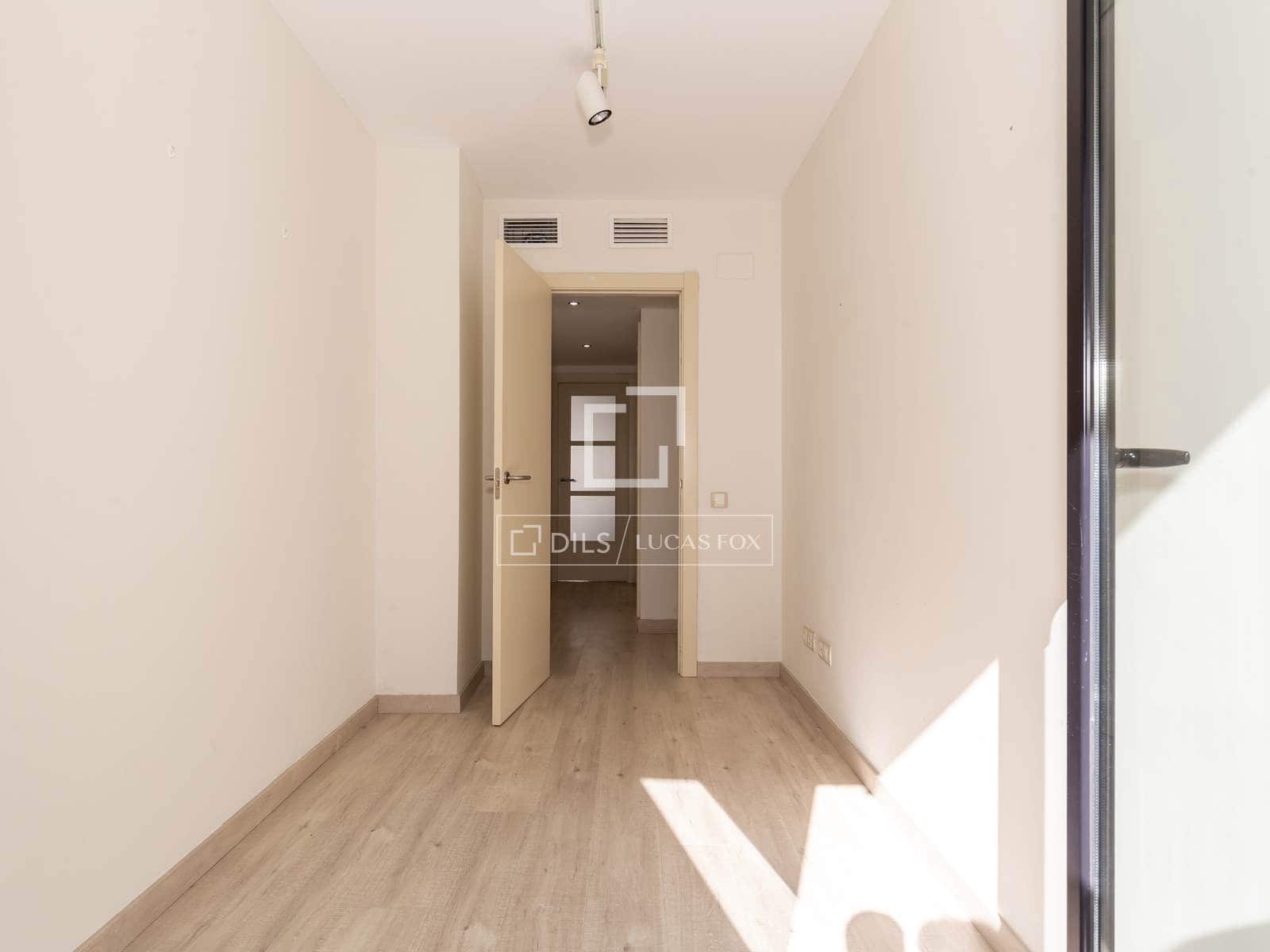 3 bedroom Apartment for sale in Sant Just Desvern with garage - € 540,000 (Ref: 10041971)