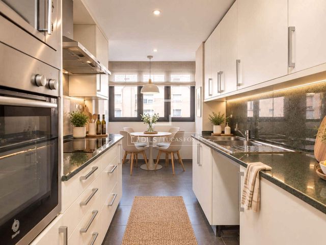 Apartamento de 3 habitaciones en Sant Just Desvern en venta con garaje - 540.000 € (Ref: 10041971)