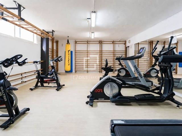 5 soveværelse Villa til salg i Esplugues de Llobregat med swimmingpool garage - € 1.550.000 (Ref: 10041972)