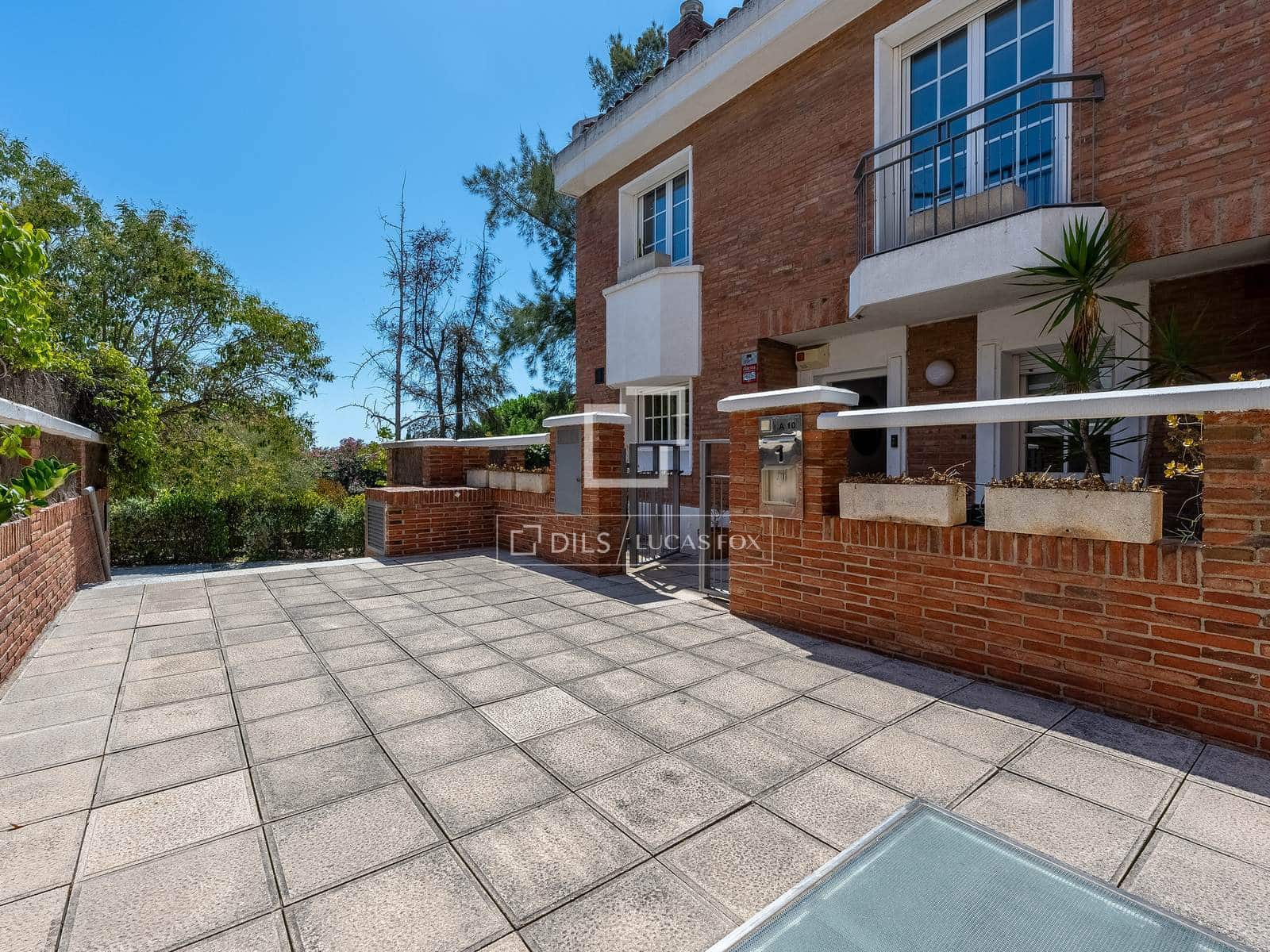 5 bedroom Villa for sale in Esplugues de Llobregat with pool garage - € 1,550,000 (Ref: 10041972)
