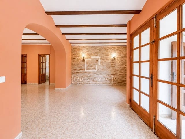 4 sovrum Finca/Hus på landet till salu i La Bisbal del Penedès - 790 000 € (Ref: 10042204)
