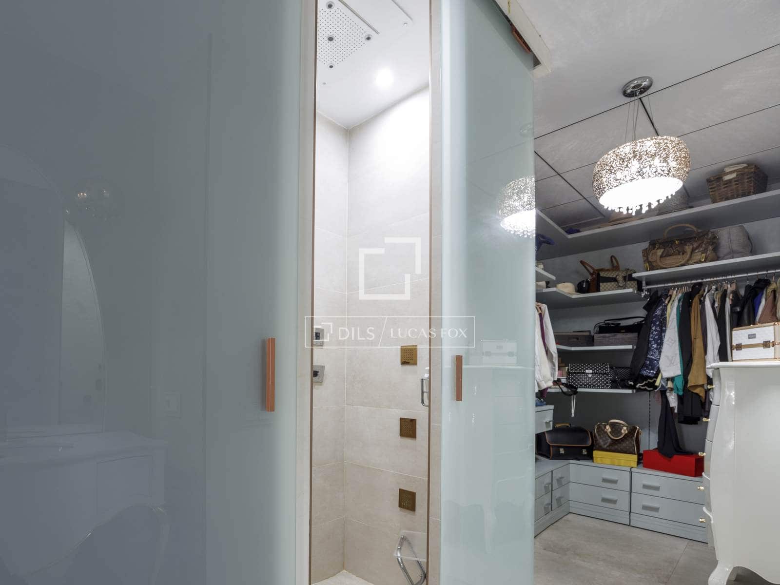 4 slaapkamer Appartement te huur in Valencia stad - € 5.000 (Ref: 10042205)