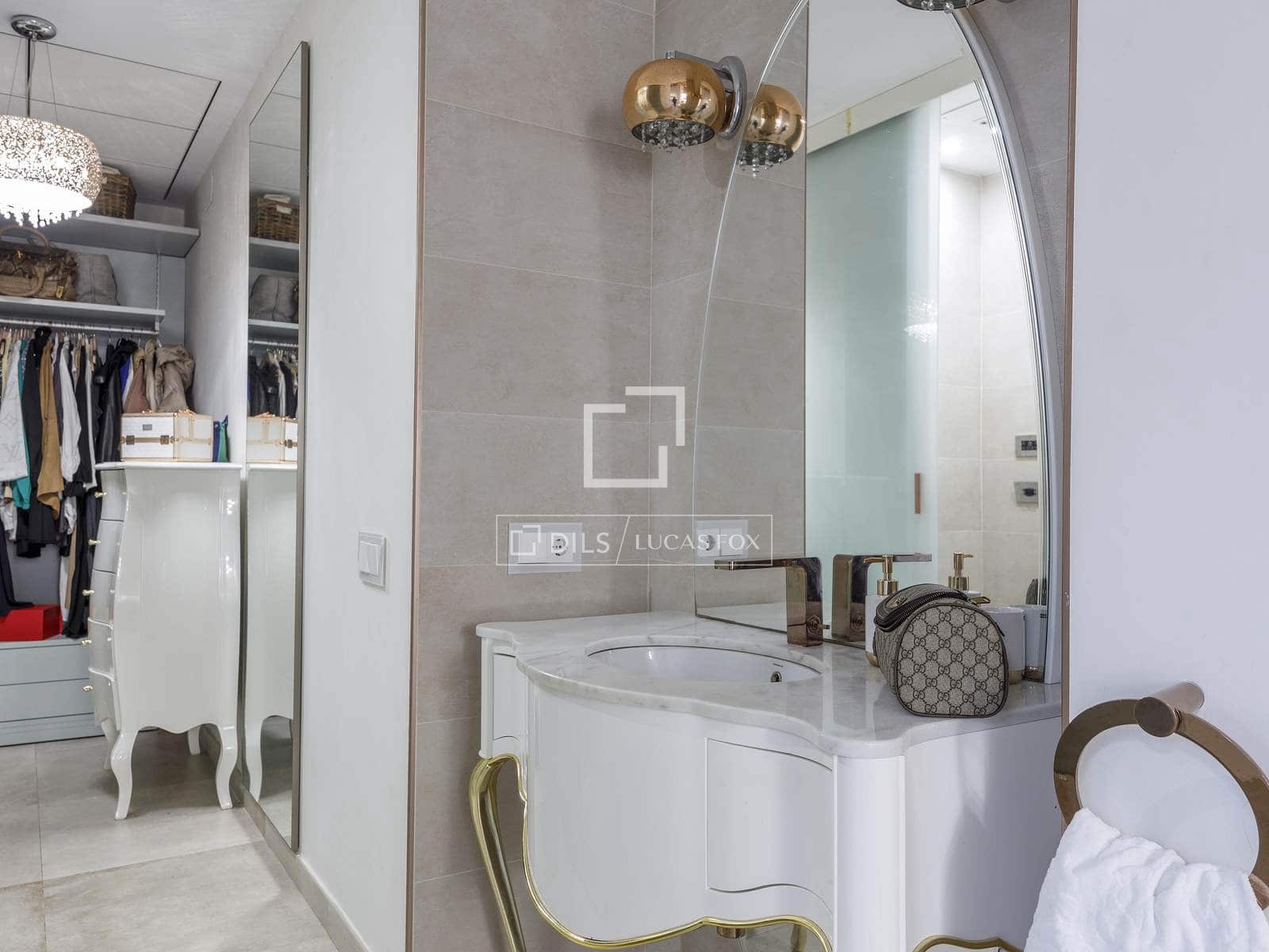 4 slaapkamer Appartement te huur in Valencia stad - € 5.000 (Ref: 10042205)