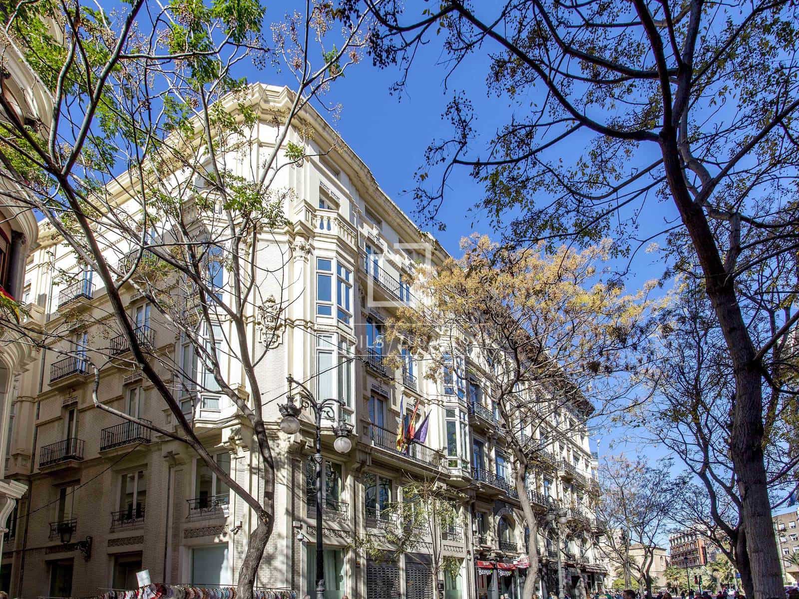 4 slaapkamer Appartement te huur in Valencia stad - € 5.000 (Ref: 10042205)