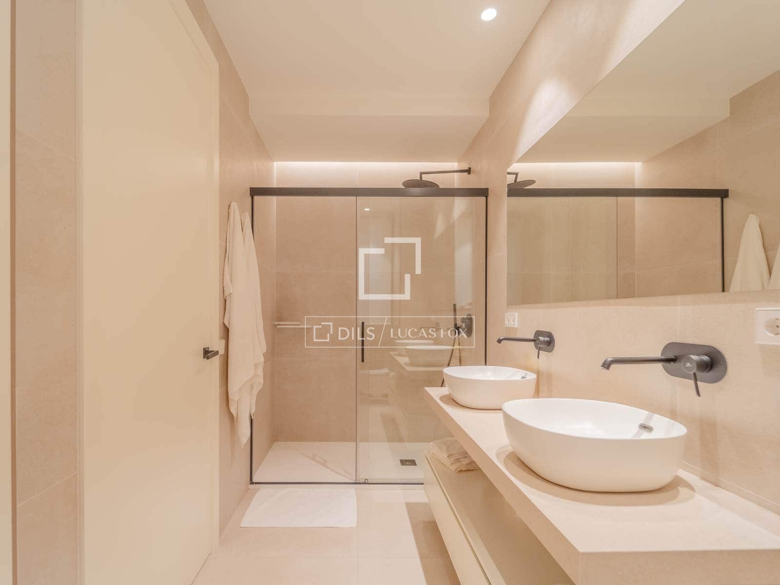 3 soveværelse Lejlighed til leje i Valencia by - € 5.500 (Ref: 10043316)