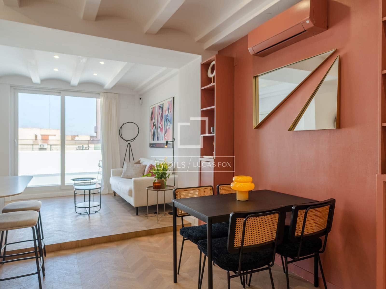 Apartamento de 2 habitaciones en València ciudad en alquiler - 2.300 € (Ref: 10043466)