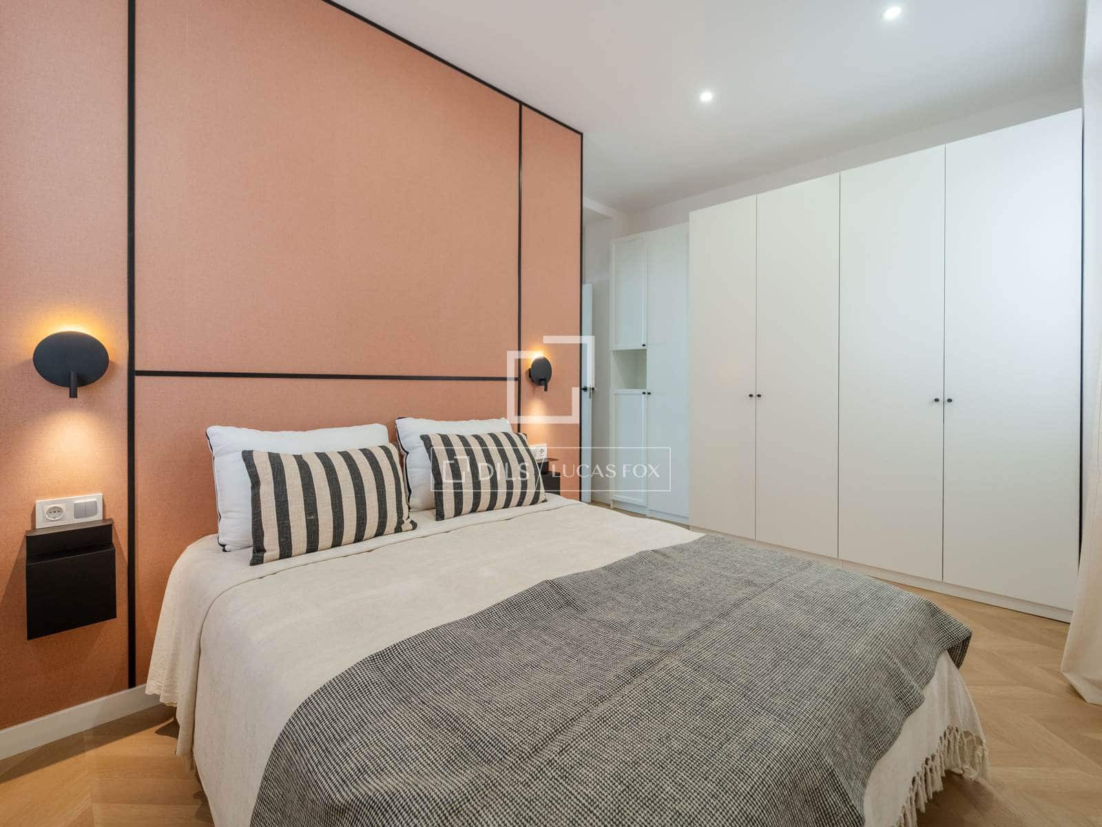 Apartamento de 2 habitaciones en València ciudad en alquiler - 2.300 € (Ref: 10043466)