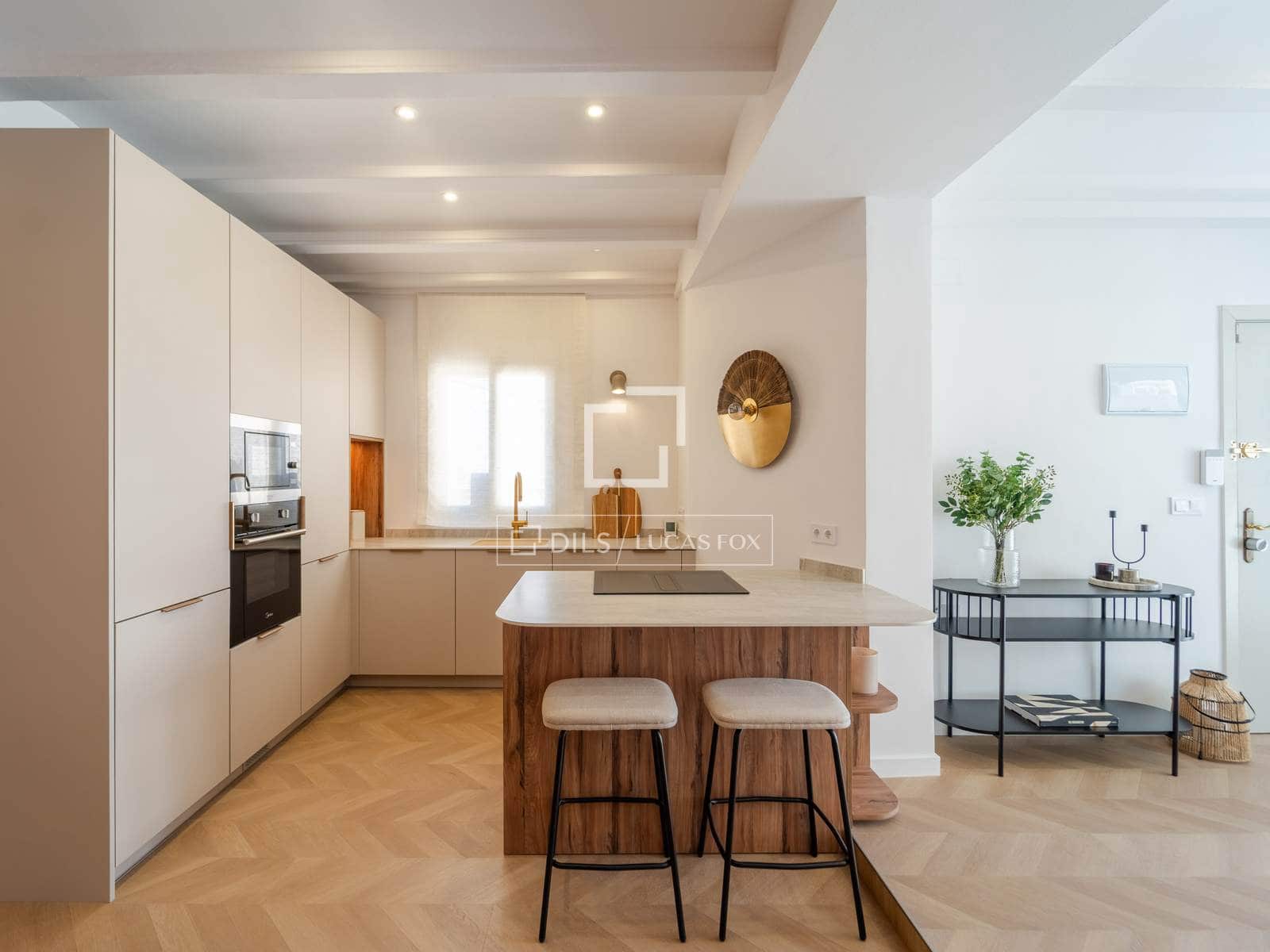 Apartamento de 2 habitaciones en València ciudad en alquiler - 2.300 € (Ref: 10043466)