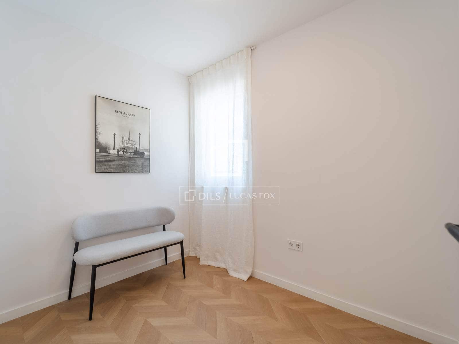Apartamento de 2 habitaciones en València ciudad en alquiler - 2.300 € (Ref: 10043466)