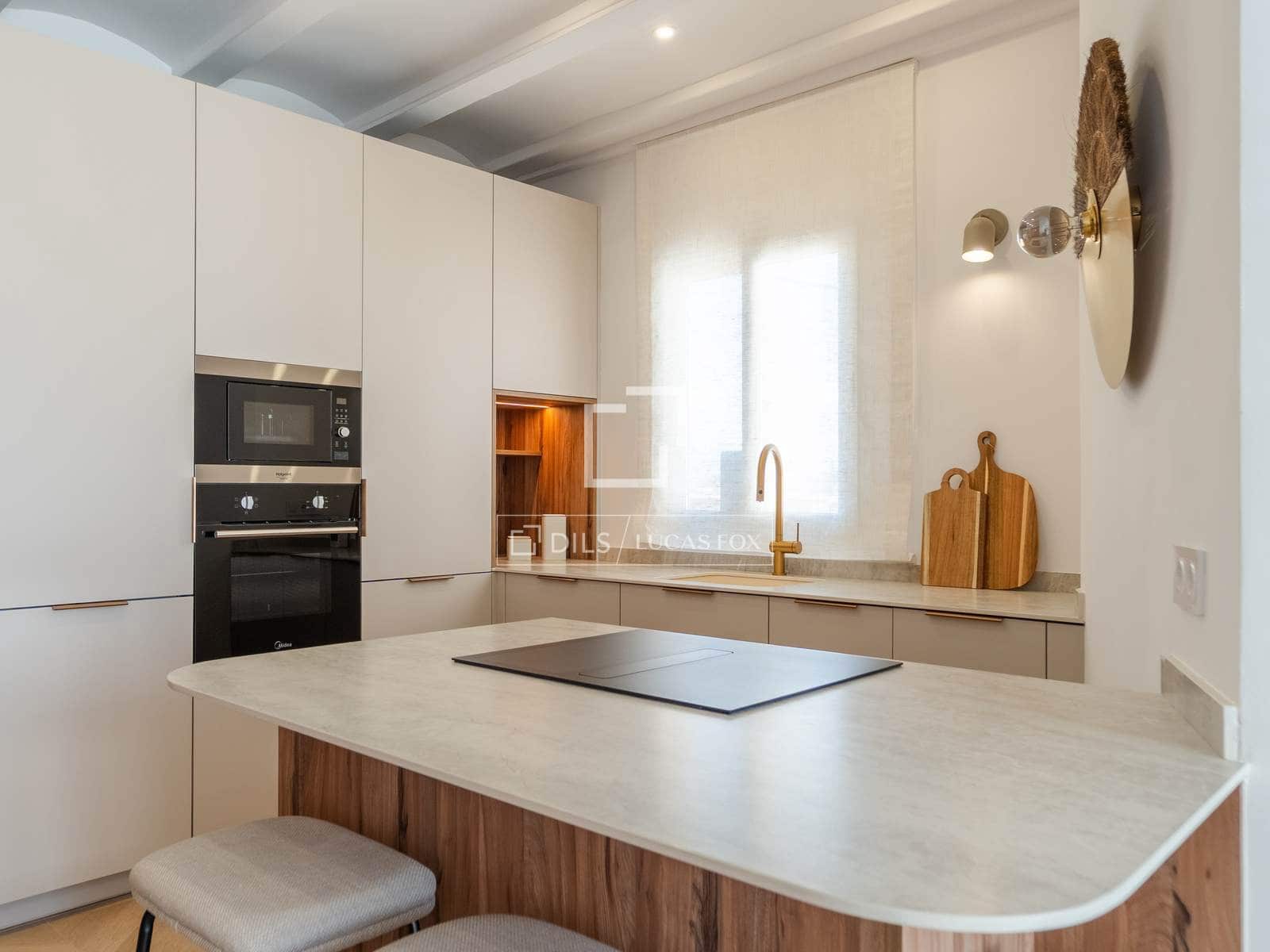 Apartamento de 2 habitaciones en València ciudad en alquiler - 2.300 € (Ref: 10043466)