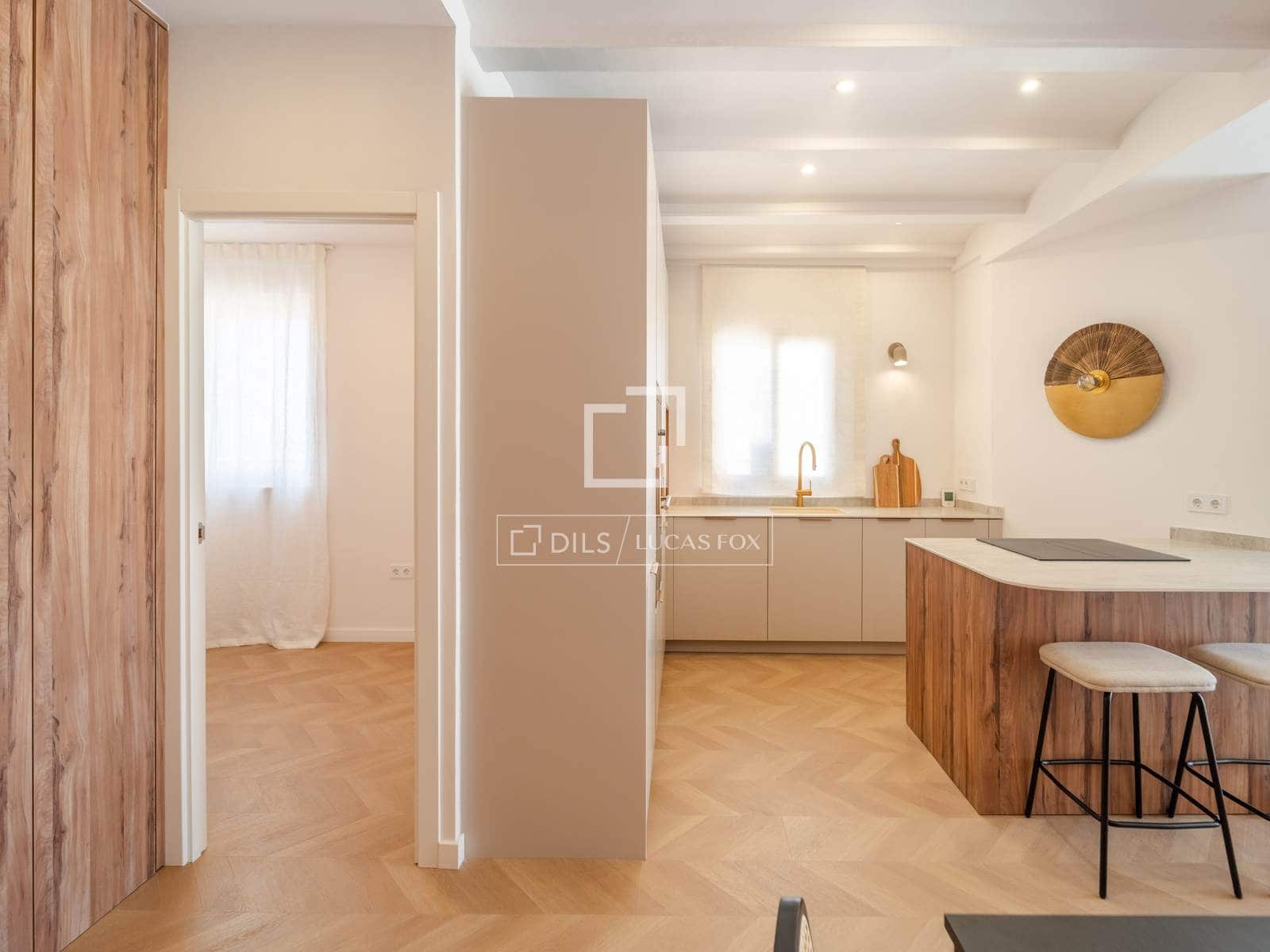 Apartamento de 2 habitaciones en València ciudad en alquiler - 2.300 € (Ref: 10043466)