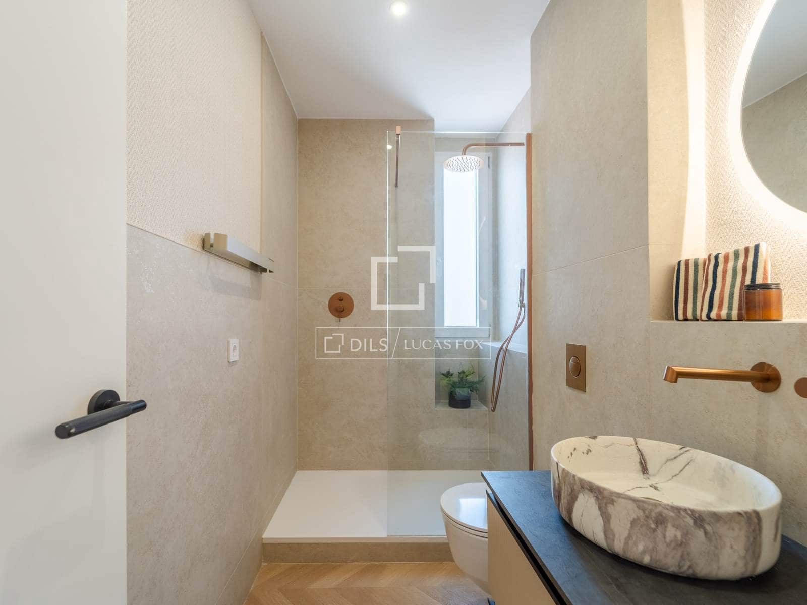 Apartamento de 2 habitaciones en València ciudad en alquiler - 2.300 € (Ref: 10043466)