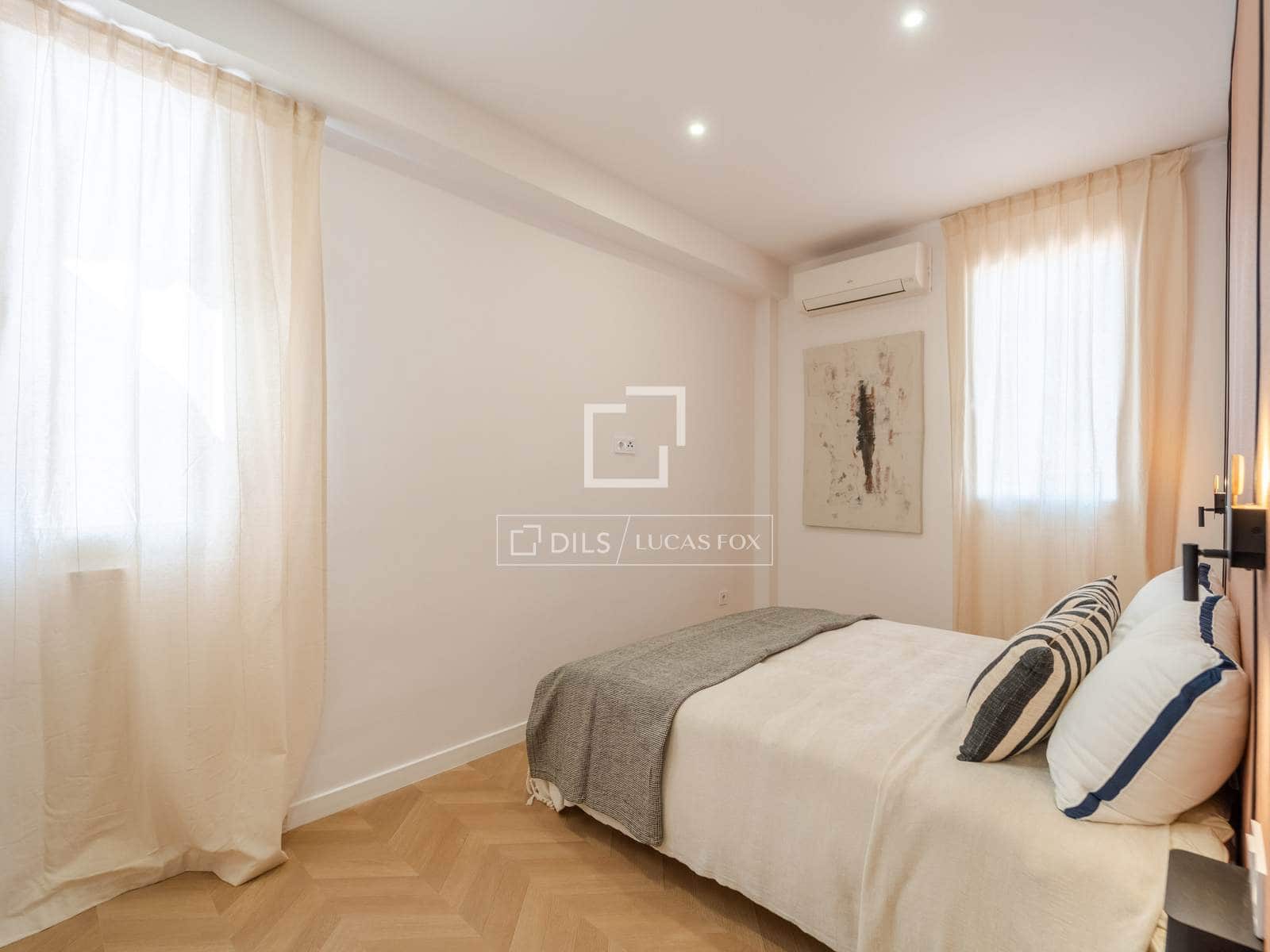 Apartamento de 2 habitaciones en València ciudad en alquiler - 2.300 € (Ref: 10043466)