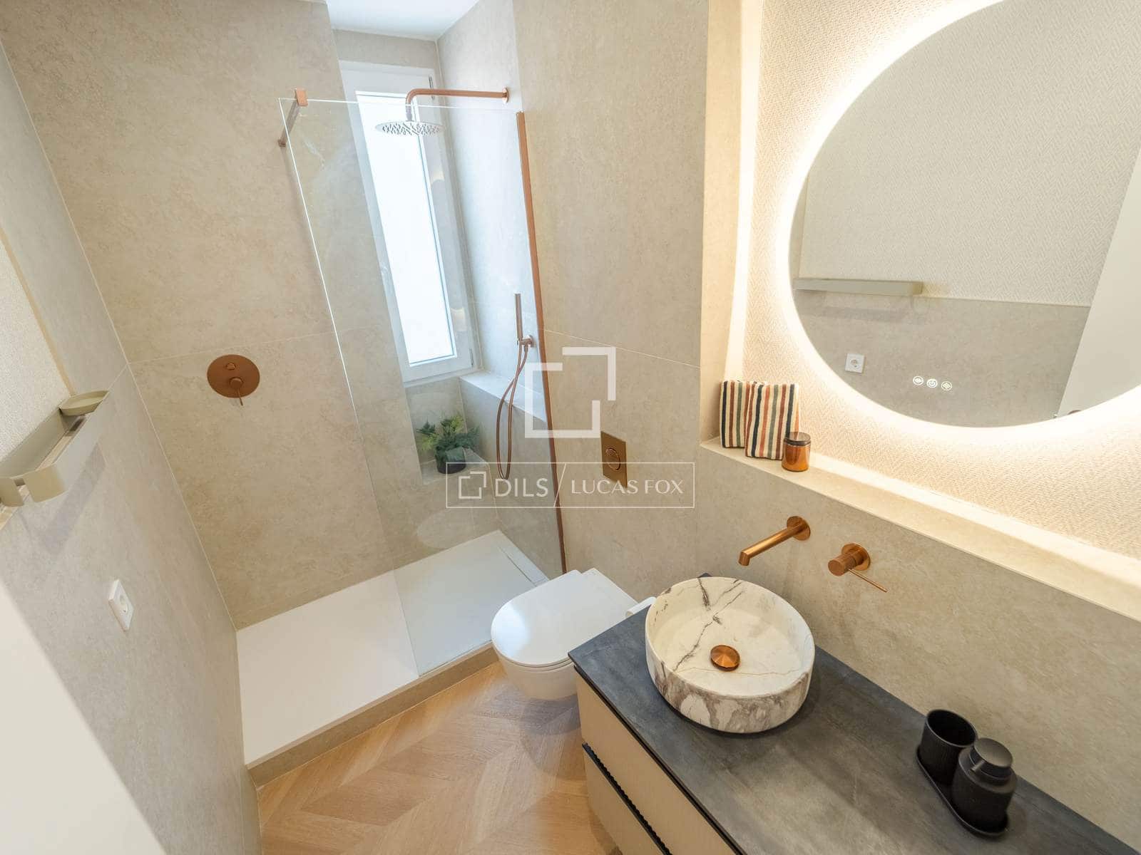 Apartamento de 2 habitaciones en València ciudad en alquiler - 2.300 € (Ref: 10043466)