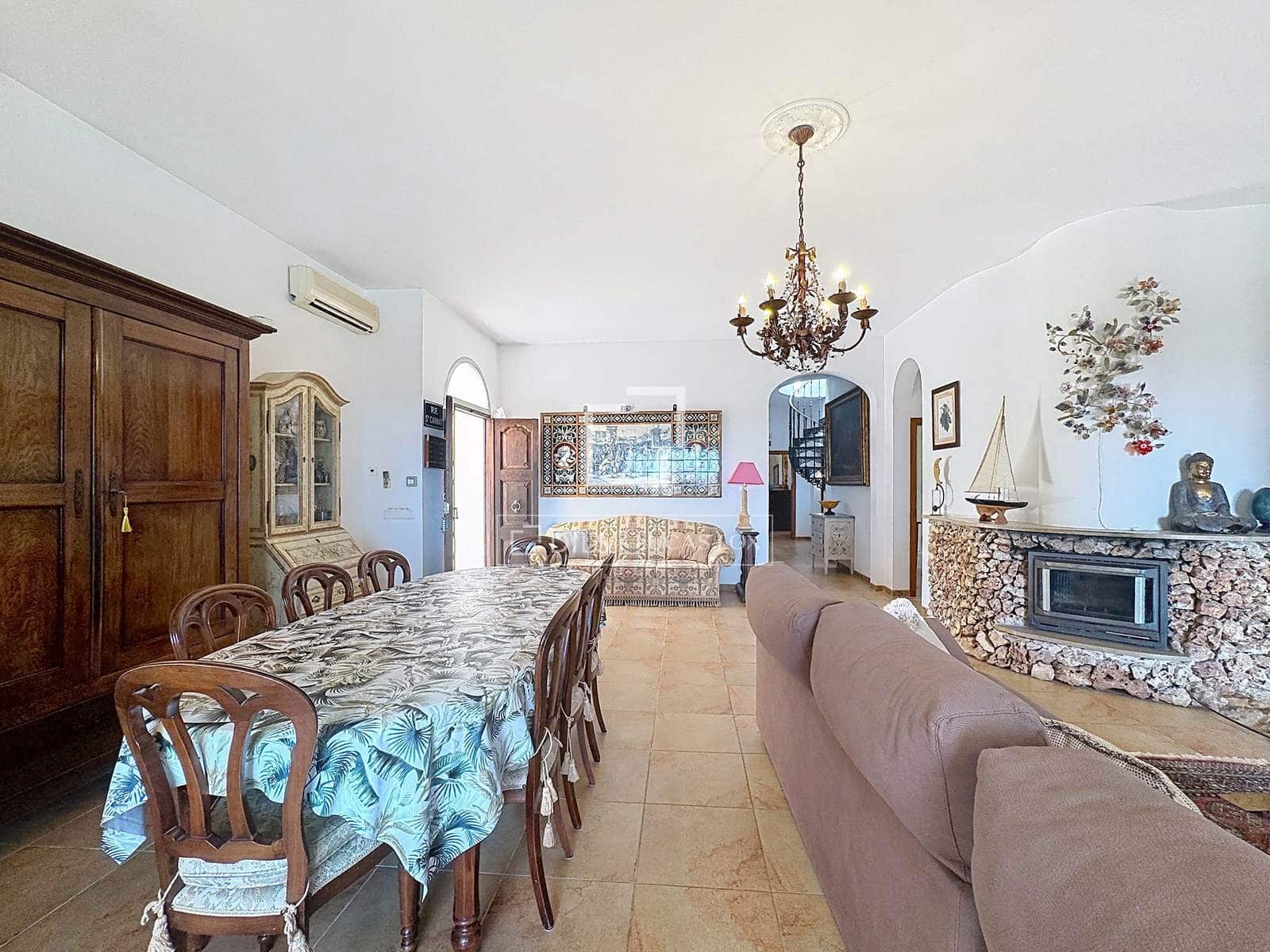 4 soverom Villa til salgs i San Luis / Sant Lluis med svømmebasseng garasje - € 1 700 000 (Ref: 10043589)