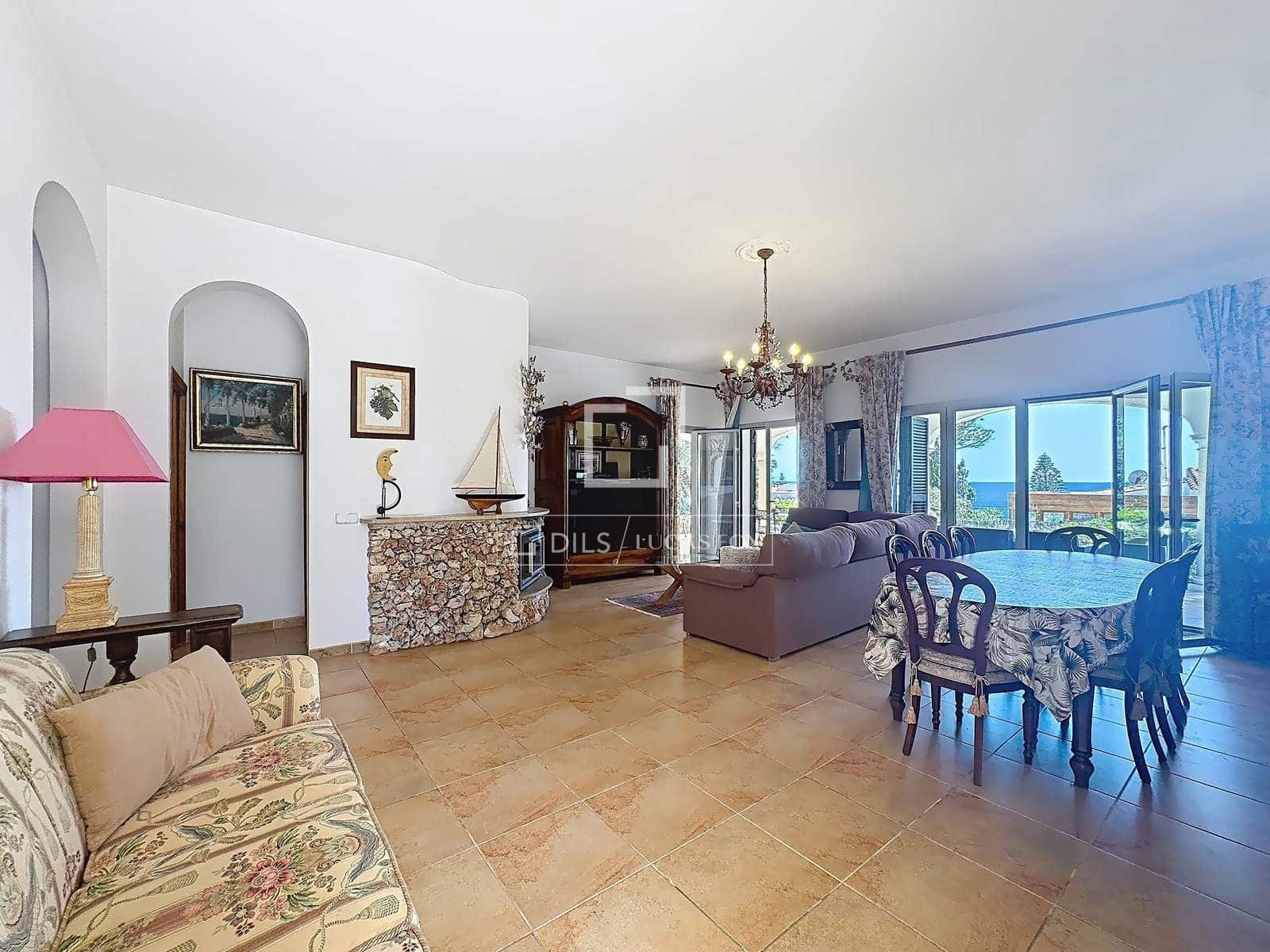 4 soverom Villa til salgs i San Luis / Sant Lluis med svømmebasseng garasje - € 1 700 000 (Ref: 10043589)