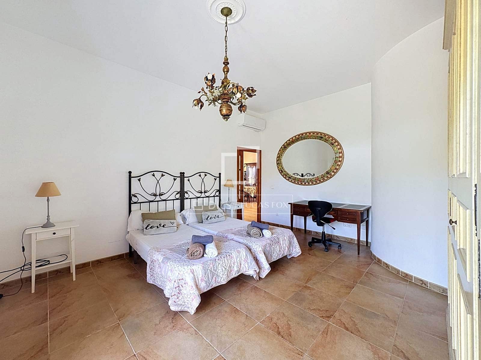 4 soverom Villa til salgs i San Luis / Sant Lluis med svømmebasseng garasje - € 1 700 000 (Ref: 10043589)