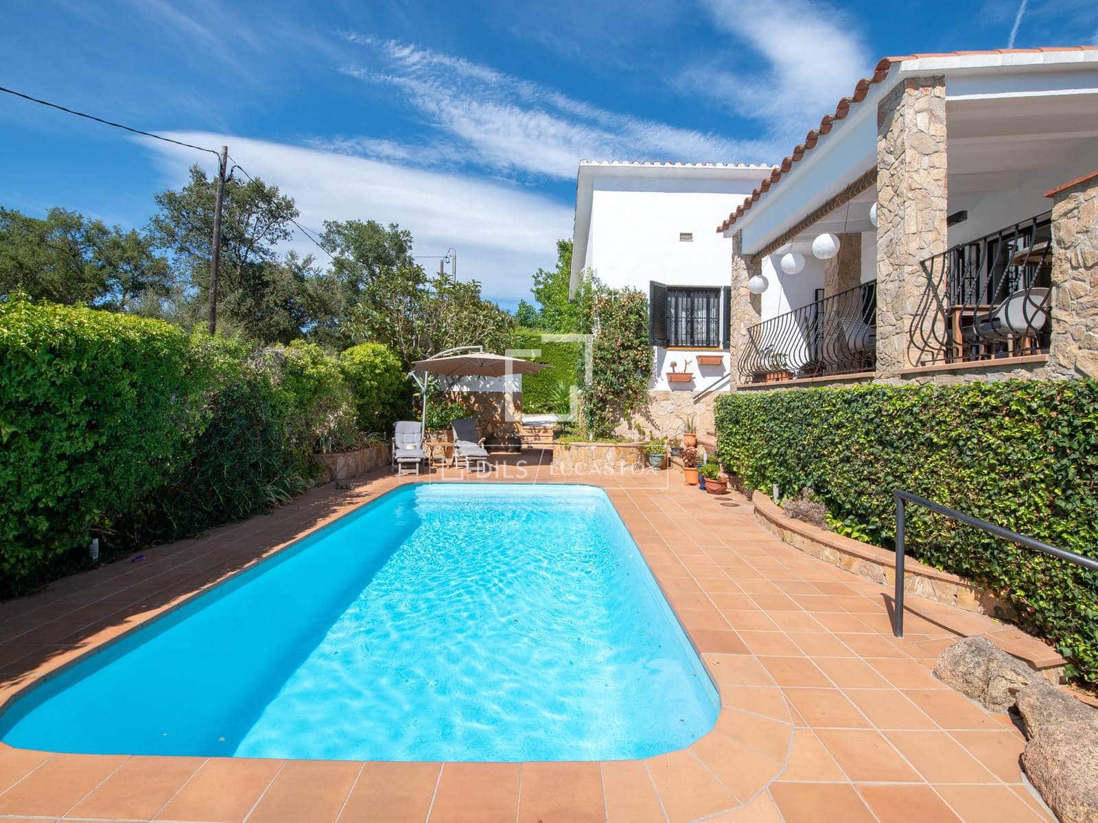 3 sypialnia Willa na sprzedaż w Santa Cristina d'Aro z basenem garażem - 525 000 € (Ref: 10044077)