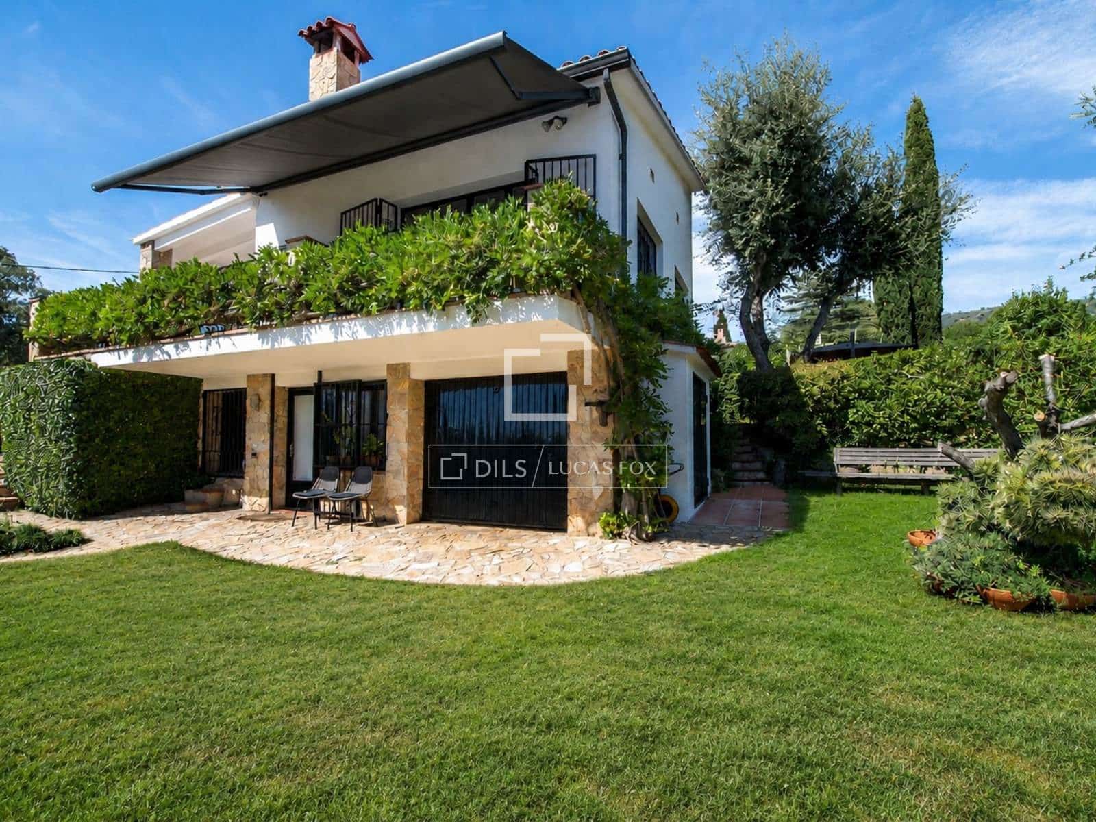 3 sypialnia Willa na sprzedaż w Santa Cristina d'Aro z basenem garażem - 525 000 € (Ref: 10044077)