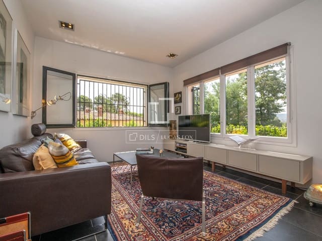 3 sypialnia Willa na sprzedaż w Santa Cristina d'Aro z basenem garażem - 525 000 € (Ref: 10044077)