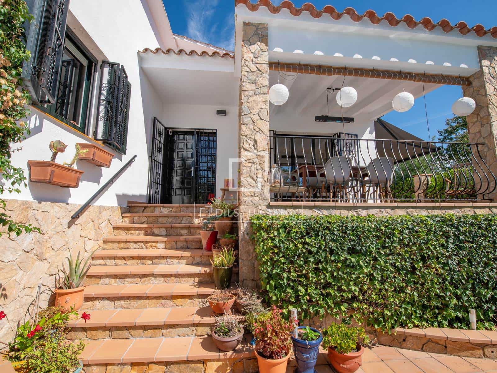 3 sypialnia Willa na sprzedaż w Santa Cristina d'Aro z basenem garażem - 525 000 € (Ref: 10044077)