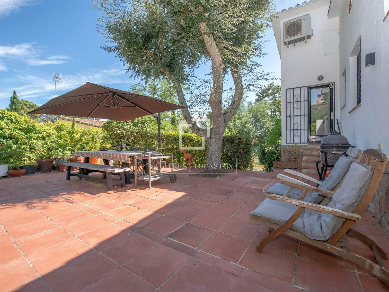 3 sypialnia Willa na sprzedaż w Santa Cristina d'Aro z basenem garażem - 525 000 € (Ref: 10044077)