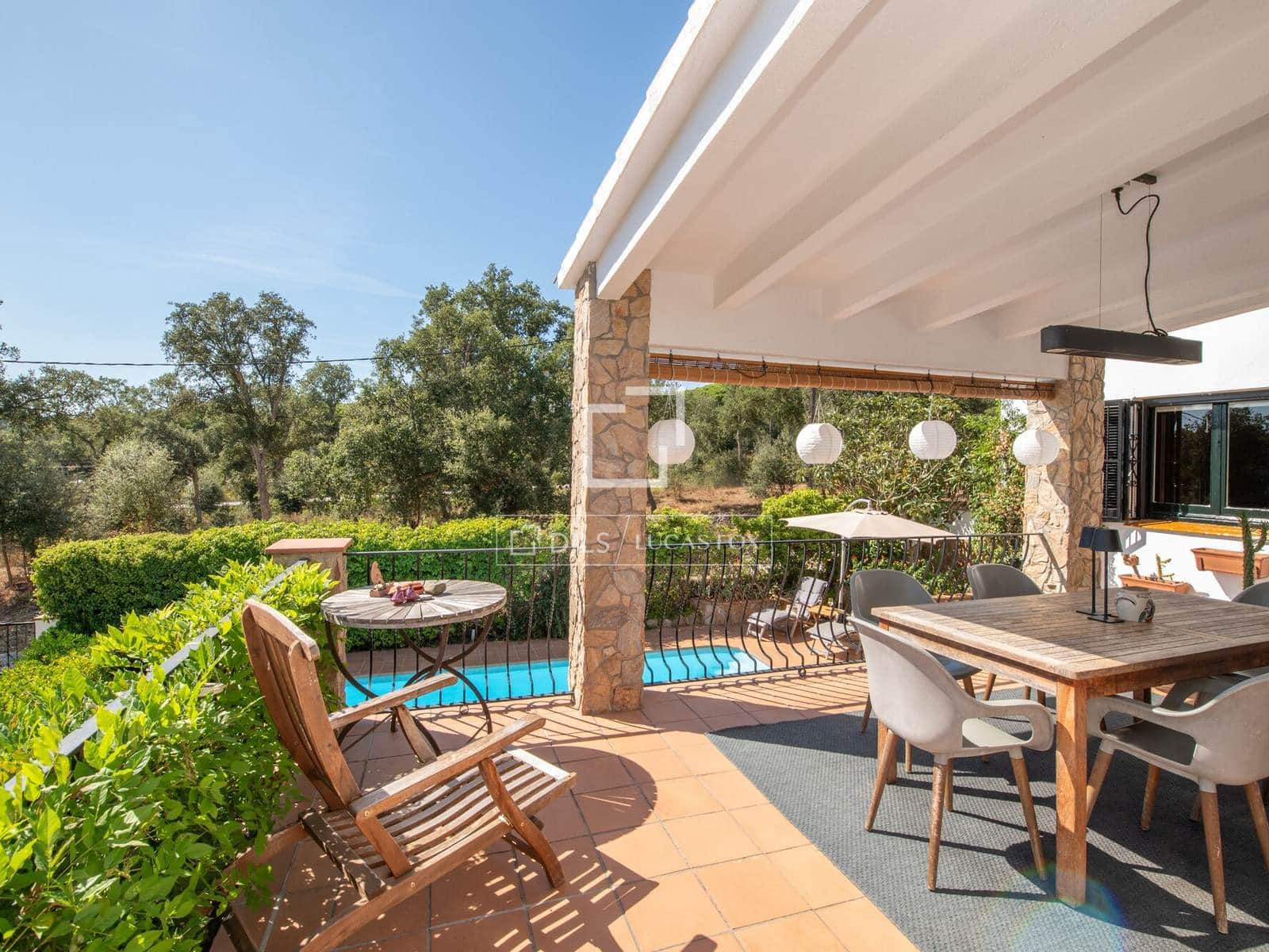 3 sypialnia Willa na sprzedaż w Santa Cristina d'Aro z basenem garażem - 525 000 € (Ref: 10044077)