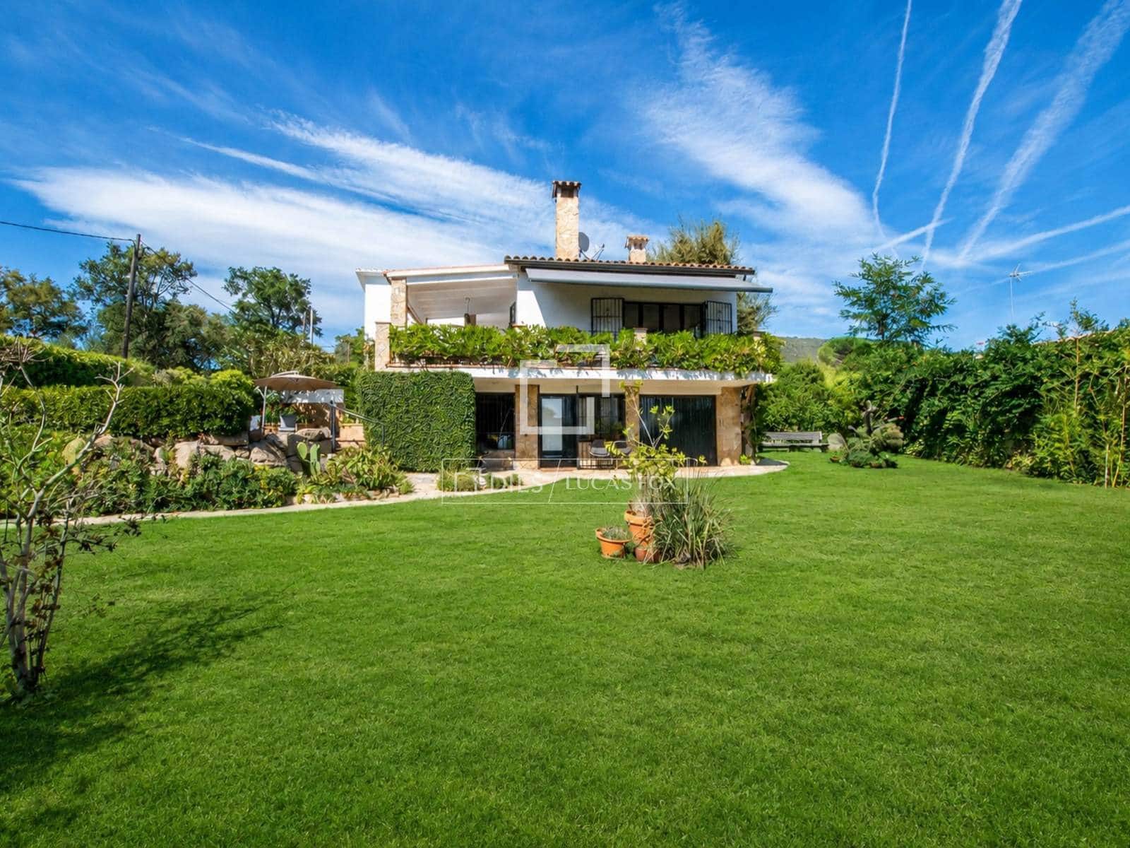 3 sypialnia Willa na sprzedaż w Santa Cristina d'Aro z basenem garażem - 525 000 € (Ref: 10044077)