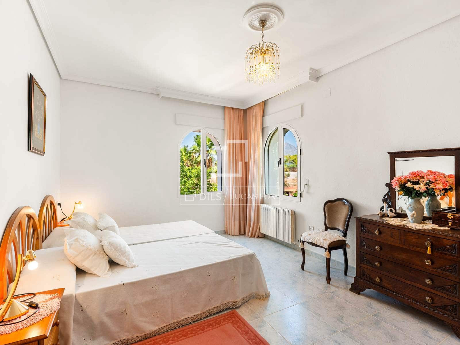 4 slaapkamer Villa te koop in Alfaz del Pi / L'Alfas del Pi met zwembad garage - € 3.500.000 (Ref: 10045464)