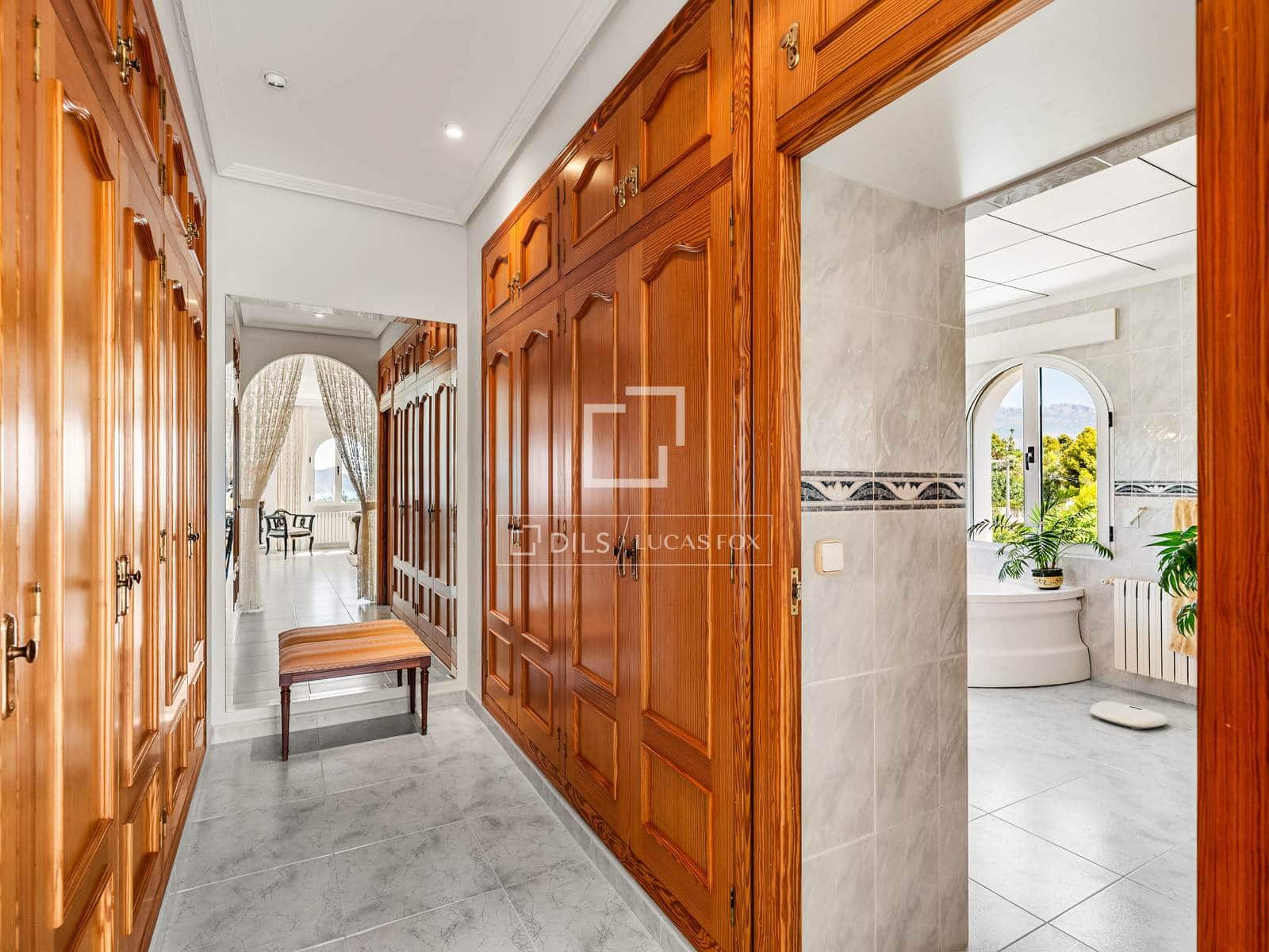 4 slaapkamer Villa te koop in Alfaz del Pi / L'Alfas del Pi met zwembad garage - € 3.500.000 (Ref: 10045464)