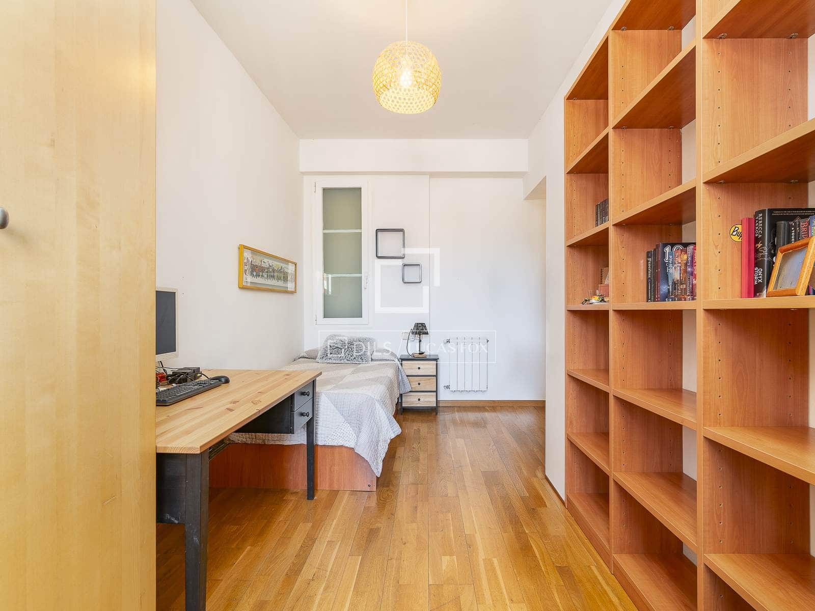 3 soveværelse Lejlighed til salg i Barcelona by - € 825.000 (Ref: 10045465)