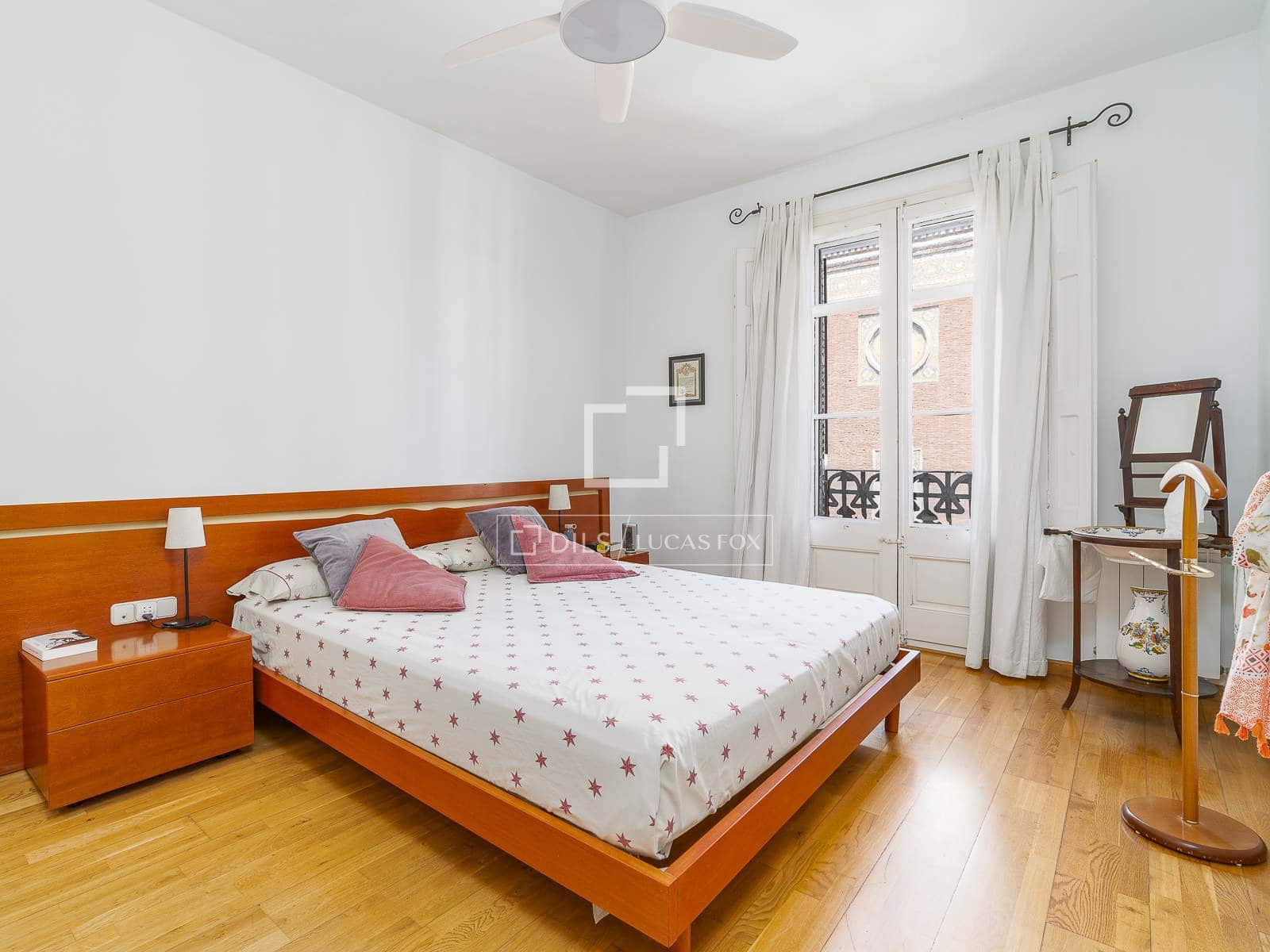 3 soveværelse Lejlighed til salg i Barcelona by - € 825.000 (Ref: 10045465)