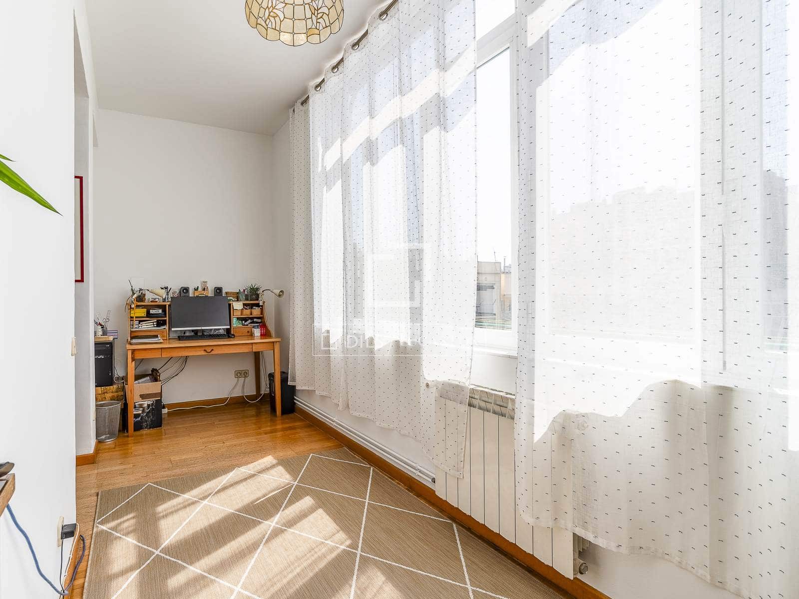 3 soveværelse Lejlighed til salg i Barcelona by - € 825.000 (Ref: 10045465)