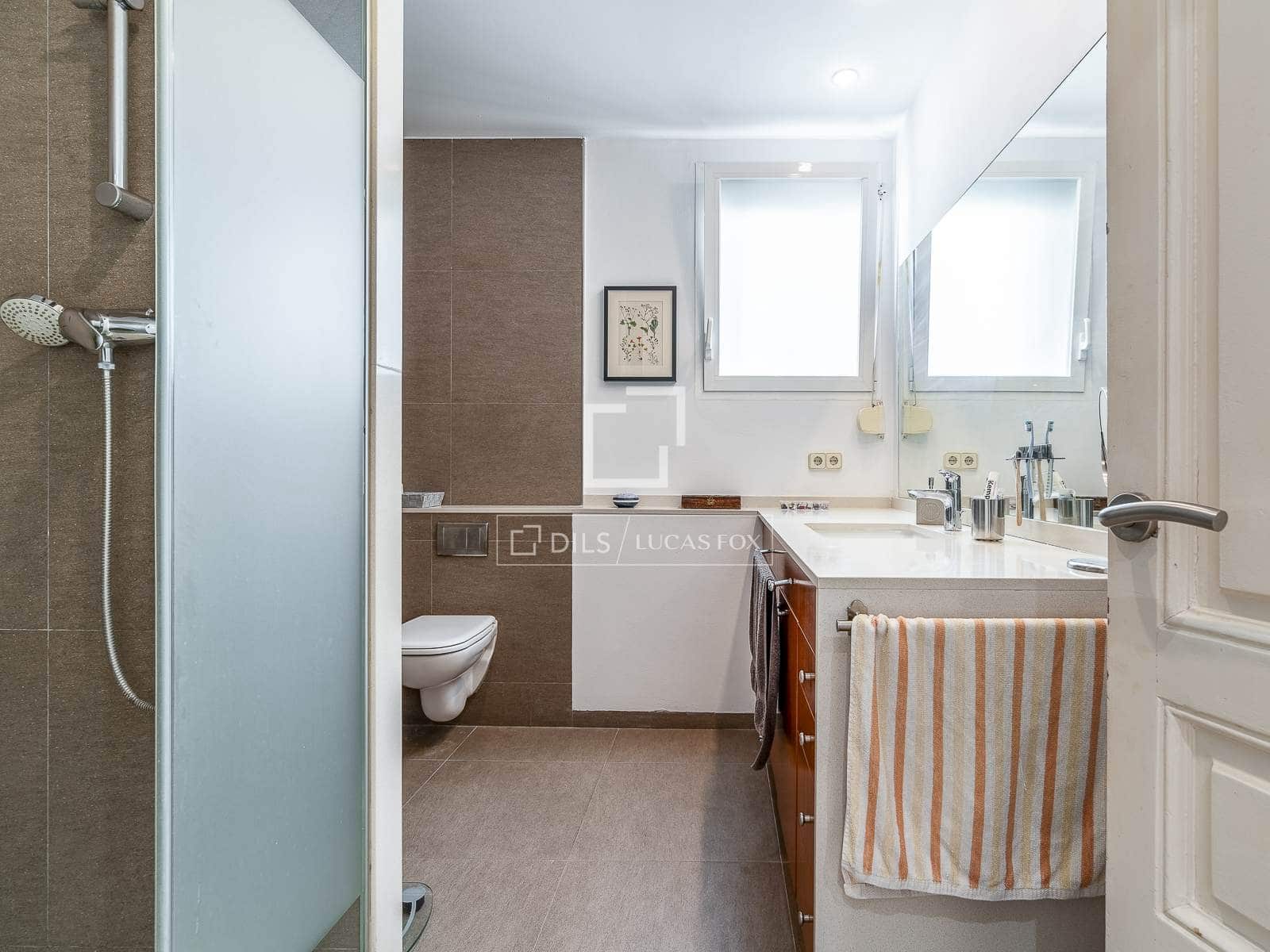 3 soveværelse Lejlighed til salg i Barcelona by - € 825.000 (Ref: 10045465)