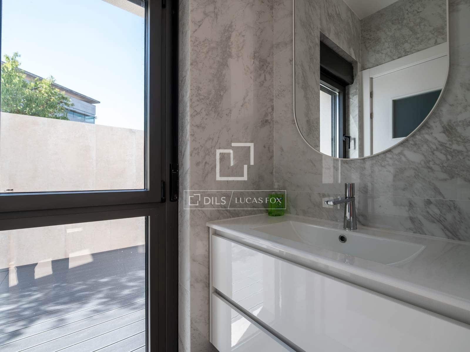 3 bedroom Villa for sale in Alcobendas with pool garage - € 1,750,000 (Ref: 10045694)