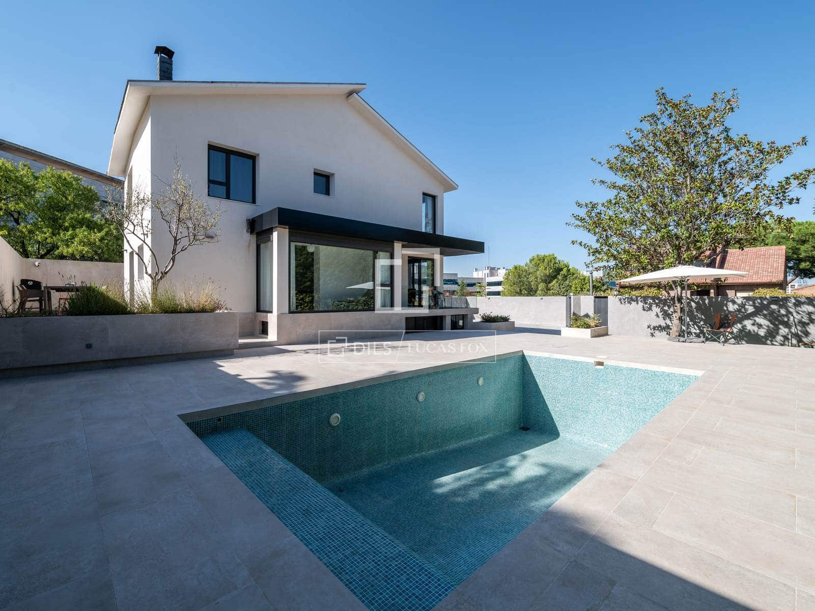 3 bedroom Villa for sale in Alcobendas with pool garage - € 1,750,000 (Ref: 10045694)
