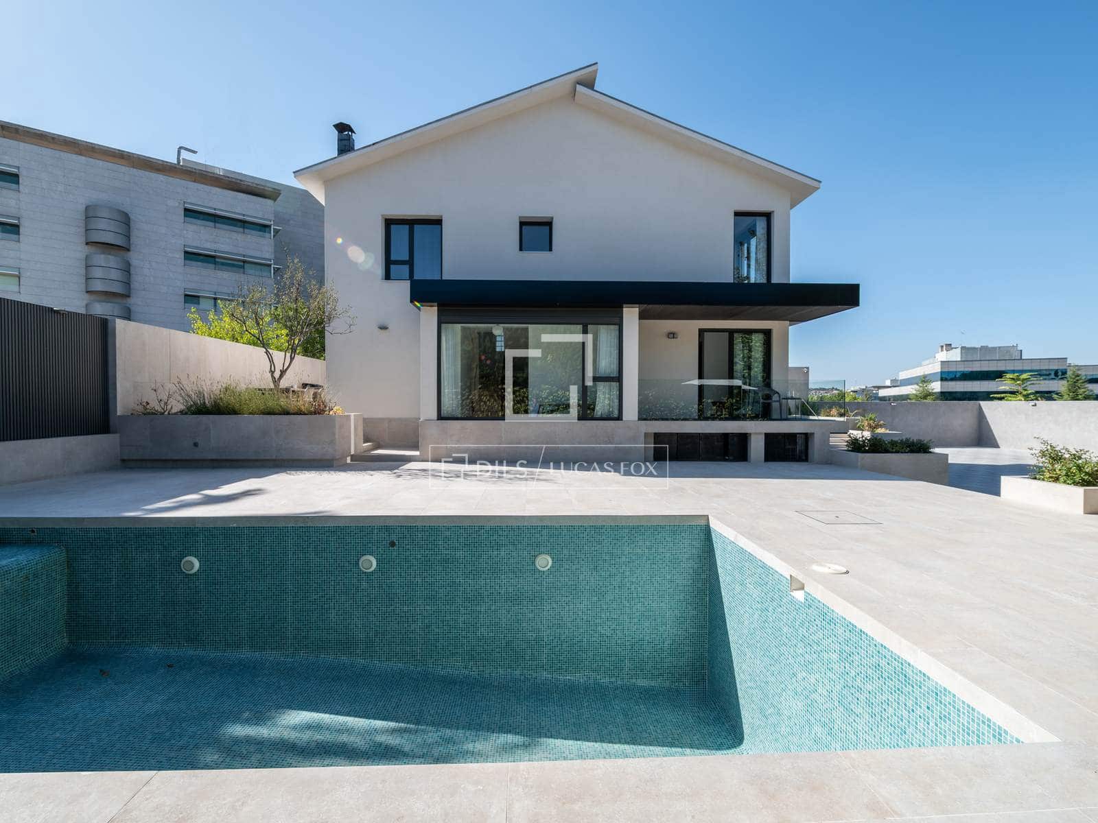 3 bedroom Villa for sale in Alcobendas with pool garage - € 1,750,000 (Ref: 10045694)