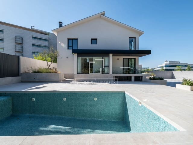 3 slaapkamer Villa te koop in Alcobendas met zwembad garage - € 1.750.000 (Ref: 10045694)