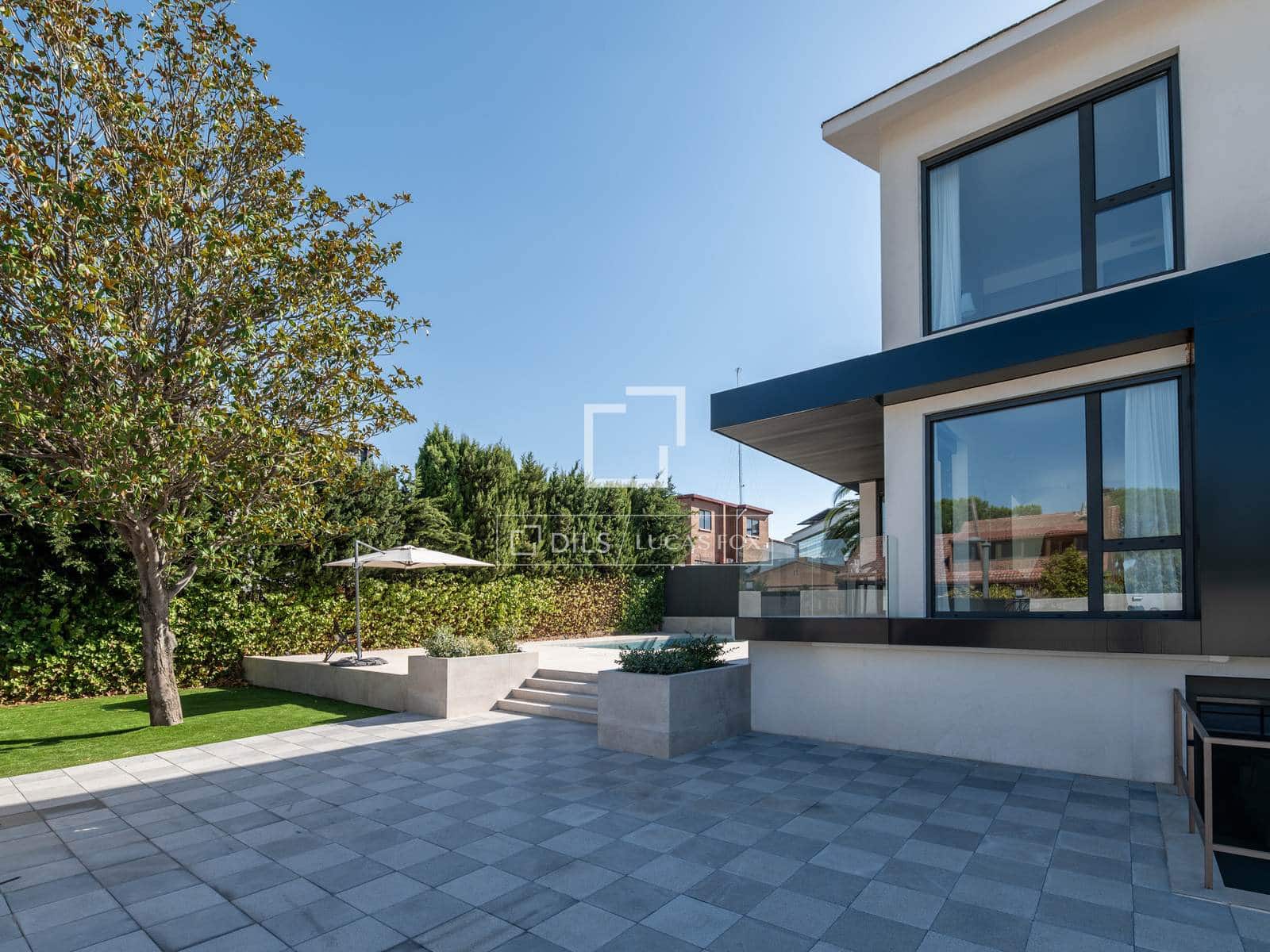 3 bedroom Villa for sale in Alcobendas with pool garage - € 1,750,000 (Ref: 10045694)