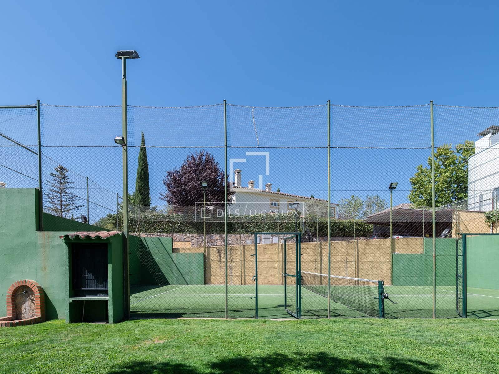 4 Zimmer Villa zu verkaufen in Madrid Stadt mit Pool Garage - 2.795.000 € (Ref: 10045695)