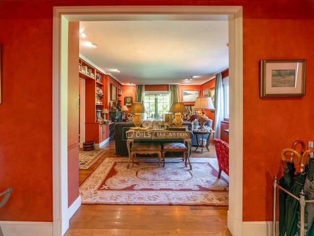 4 Zimmer Villa zu verkaufen in Madrid Stadt mit Pool Garage - 2.795.000 € (Ref: 10045695)